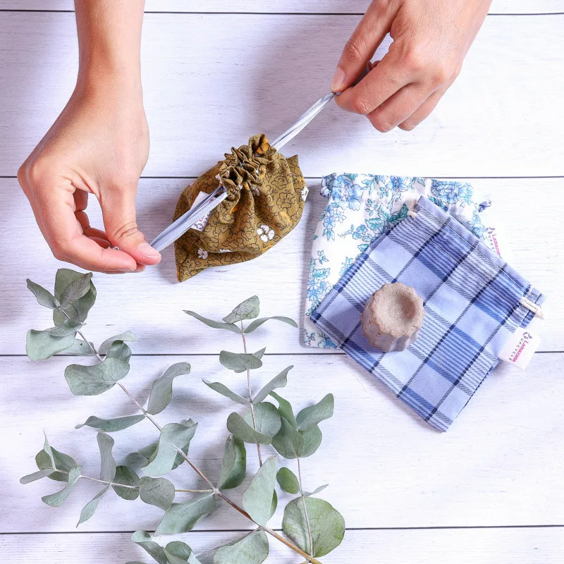 Pochouette en tissu upcyclé - Lamazuna