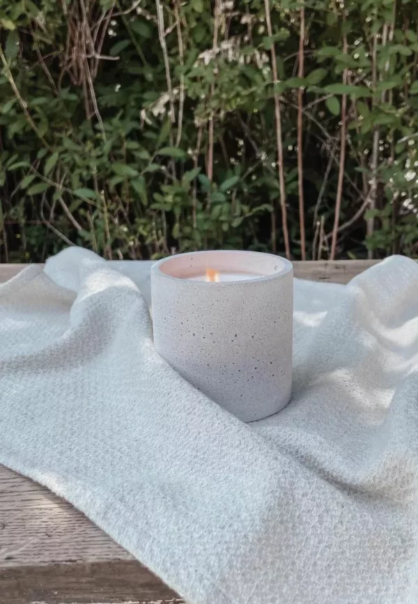 Bougie Jesmonite - CIAO Mosquitos - Yoku – Image 1