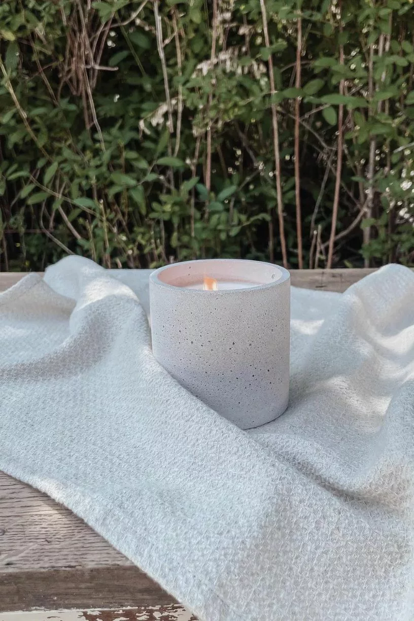 Bougie Jesmonite - CIAO Mosquitos - Yoku – Image 1