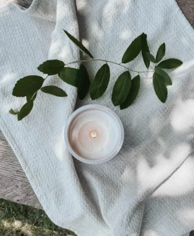 Bougie Jesmonite - CIAO Mosquitos - Yoku – Image 3