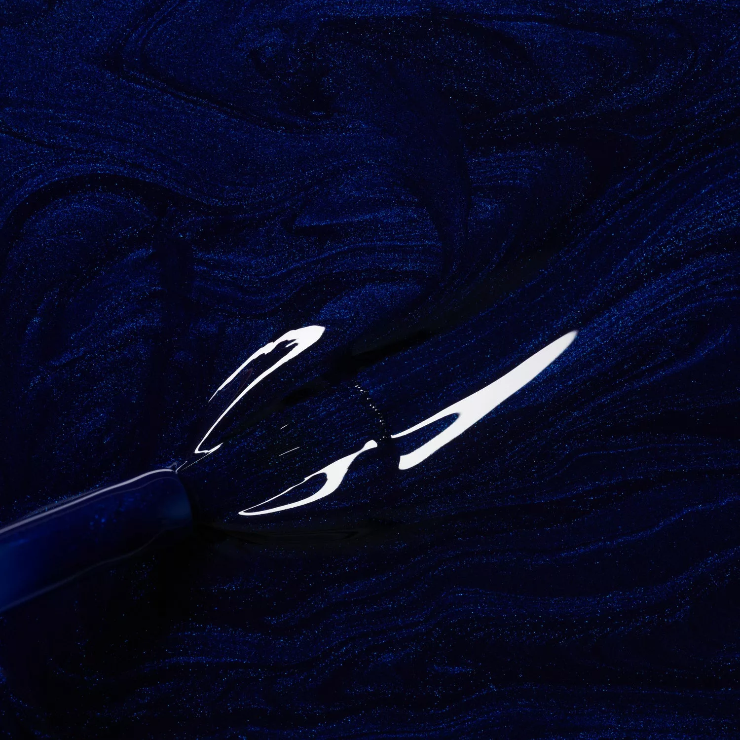 Dark Night - Vernis Green - Manucurist – Image 2