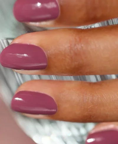 Victoria Plum - Vernis Green - Manucurist – Image 3