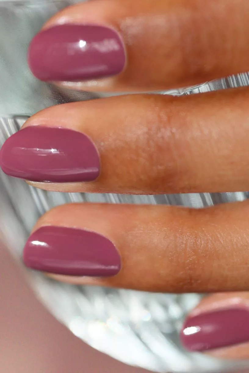 Victoria Plum - Vernis Green - Manucurist – Image 3