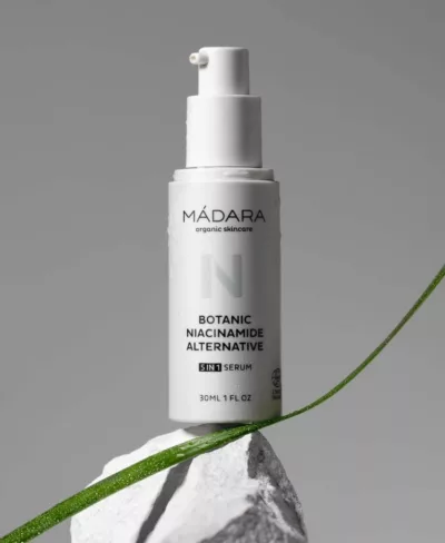 Botanic Niacinamide Alternative 5-in-1 Serum – Image 3