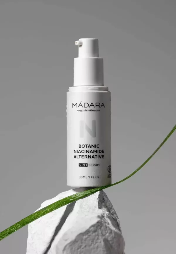 Botanic Niacinamide Alternative 5-in-1 Serum – Image 3
