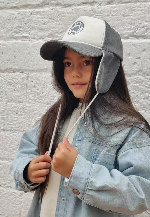 Casquette velours Pearl Grey avec cache-oreilles – Image 1