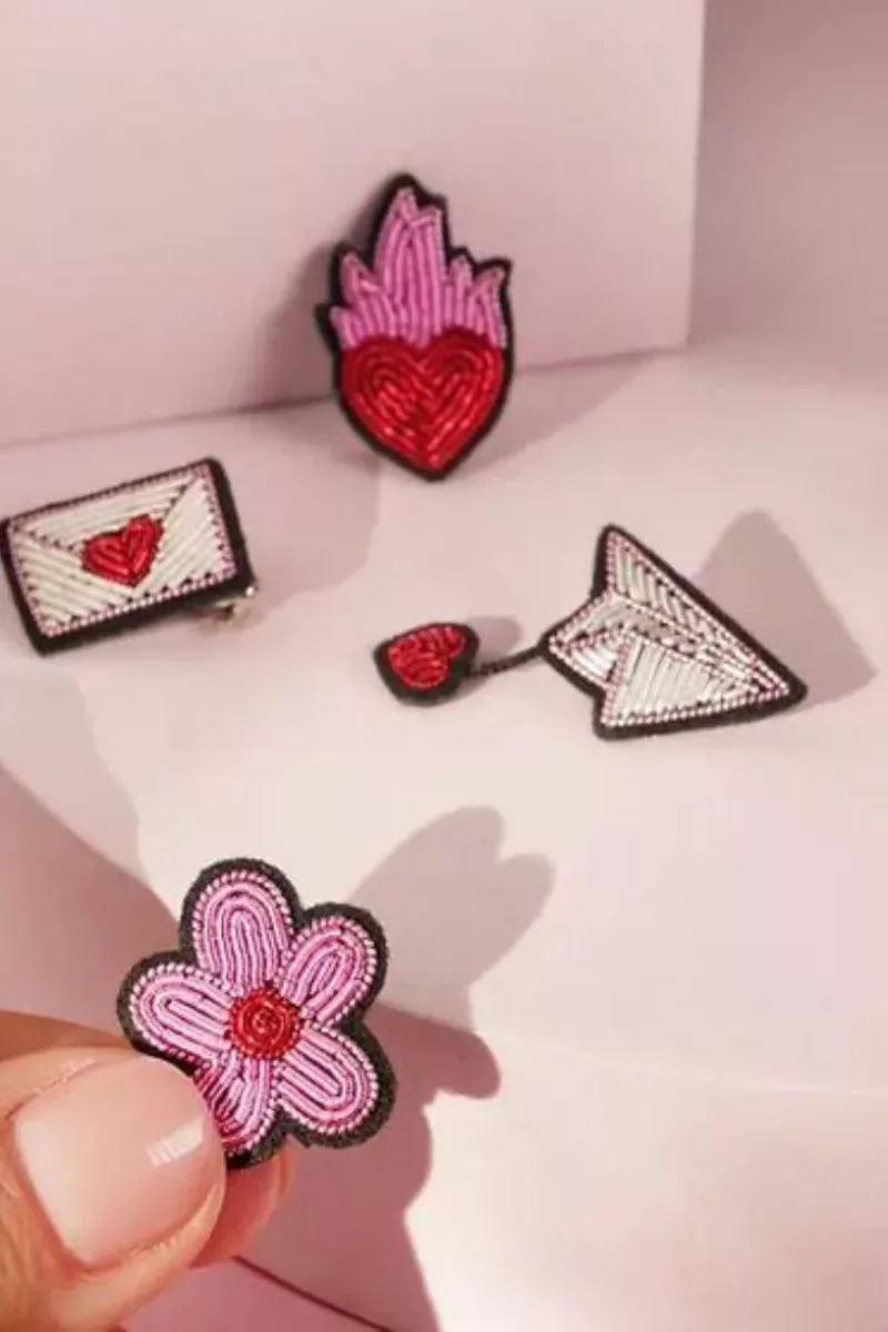 Broche Mini Coeur Enflammé