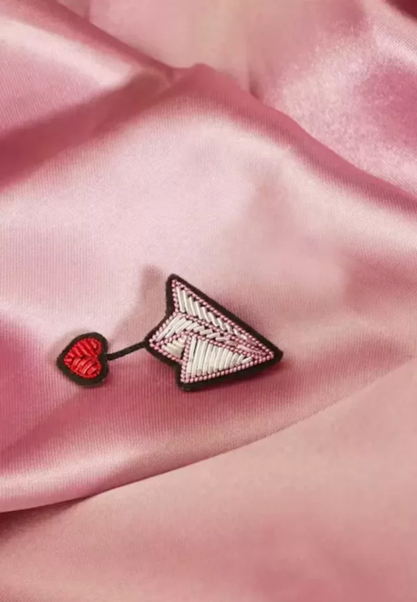 Broche Mini avion & coeur - Malicieuse – Image 1