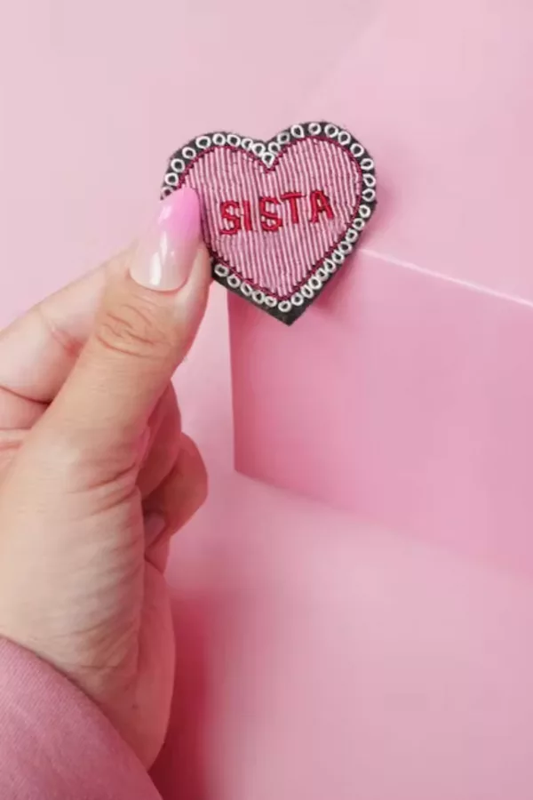 Broche Sista