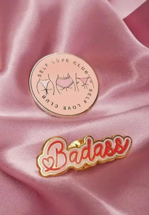 Pin's Badass - Malicieuse – Image 2