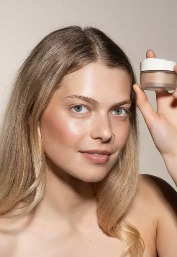 Foundation Powder 10g Game of shadow 647 - Uoga Uoga – Image 3