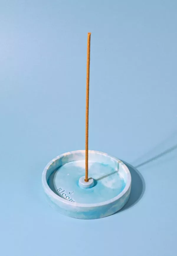 Porte-encens artisanal en béton (bleu) – Image 1