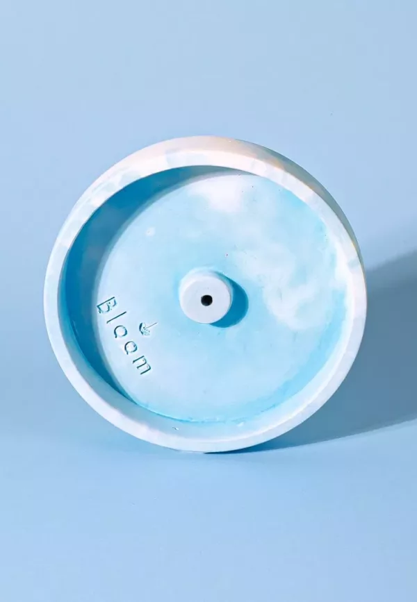 Porte-encens artisanal en béton (bleu) – Image 2