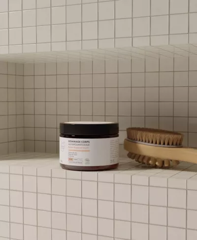 Gommage corps aux exfoliants doux 180g – Image 1