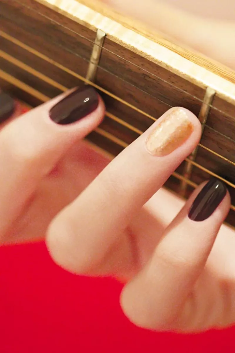 Hollyhock - Vernis Green Flash