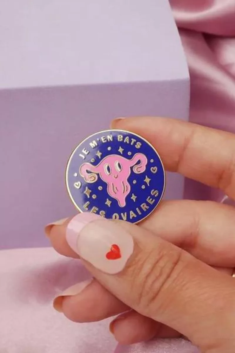 Pin's J'men bats les ovaires
