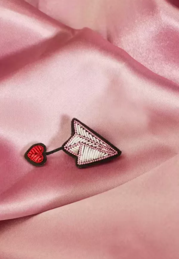 Broche Mini avion & coeur – Image 1