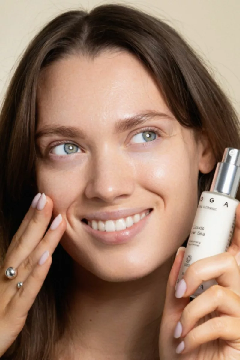 Cloud Over Sea - Base hydratante pour le visage à l'acide hyaluronique et à l'ambre blanc - Uoga Uoga
