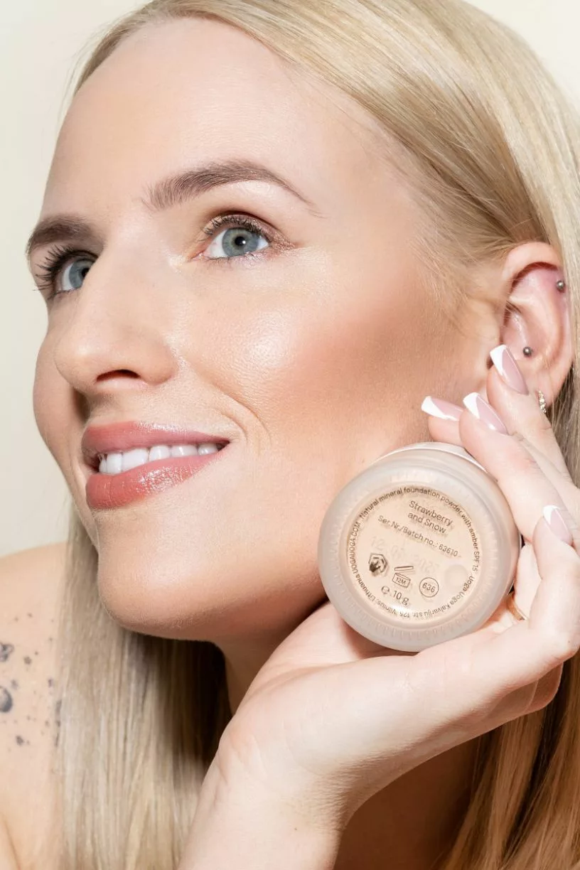 Foundation Powder 8g - Strawberry And Snow 636 - Uoga Uoga – Image 2