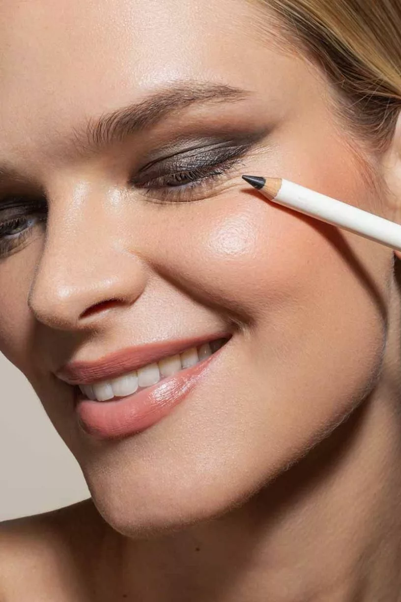 Crayon pour les yeux Vegan - Blacker than black - Uoga Uoga – Image 2