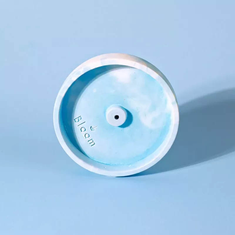 Porte-encens artisanal en béton (bleu)