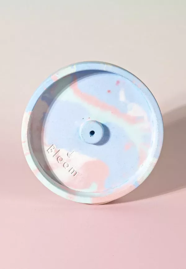 Porte-encens artisanal en béton (multicolore) – Image 2