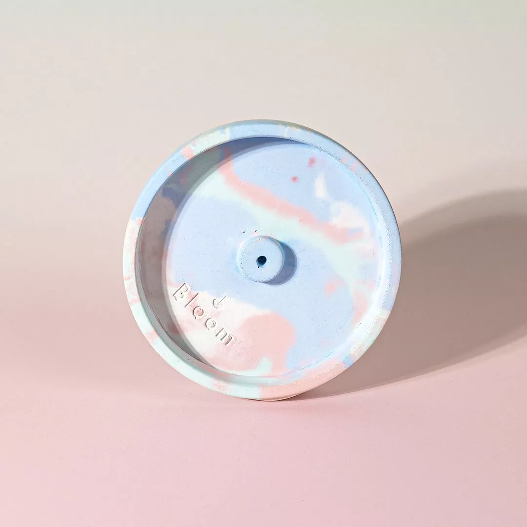 Porte-encens artisanal en béton (multicolore) – Image 2