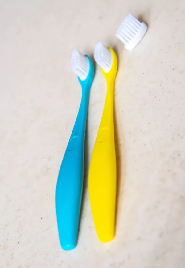 Brosse à dents écologique pour enfant - Jaune – Image 1
