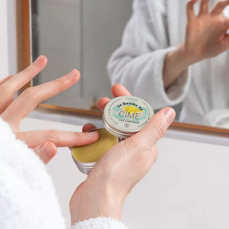 Baume pour les lèvres et la peau sèche