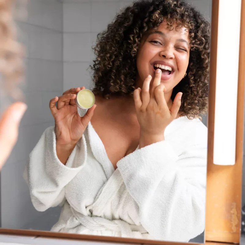 Baume pour les lèvres et la peau sèche