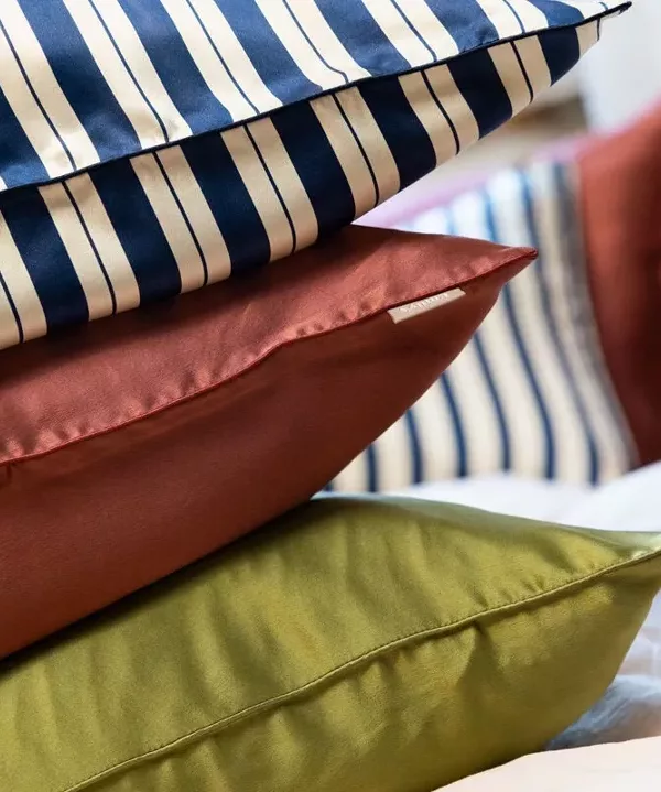 Taie oreiller en soie - Palazzo Lie de Vin – Image 1