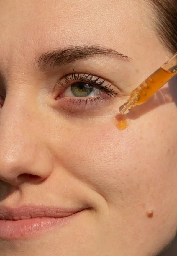 Contour des yeux défatiguant – Image 3